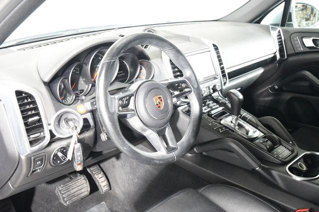 2016 Porsche Cayenne UTILITY photo