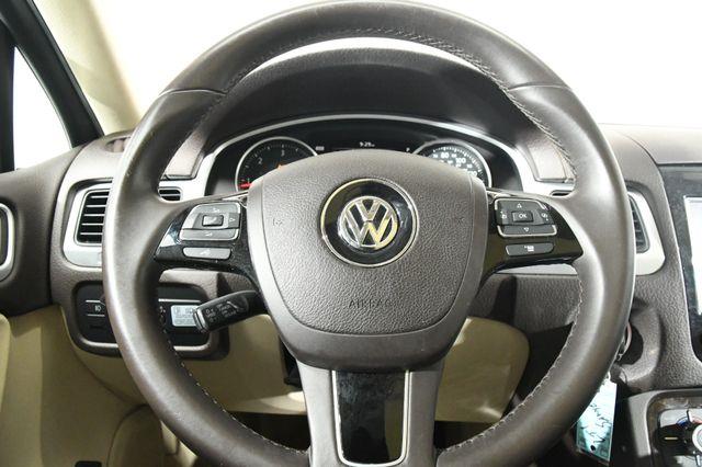 2014 Volkswagen Touareg TDI Sport photo