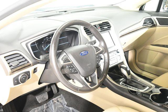 2016 Ford Fusion SE w/Nav/ Tech photo