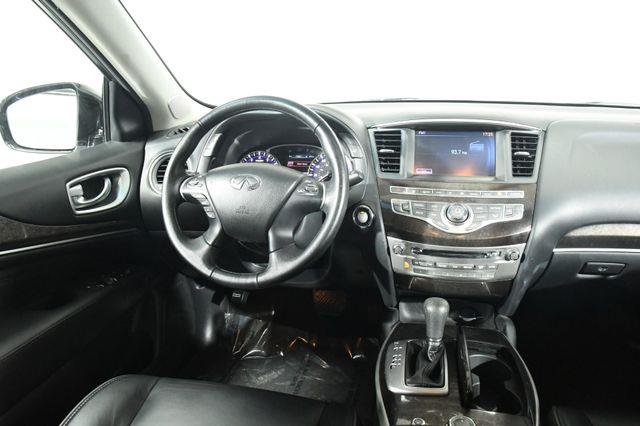The 2015 Infiniti QX60 Deluxe Touring Package