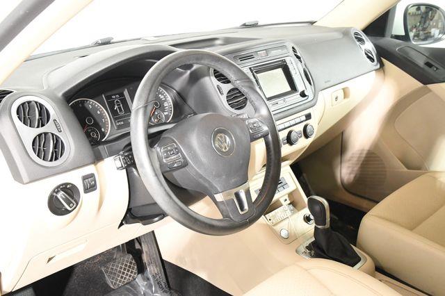 2016 Volkswagen Tiguan SE photo