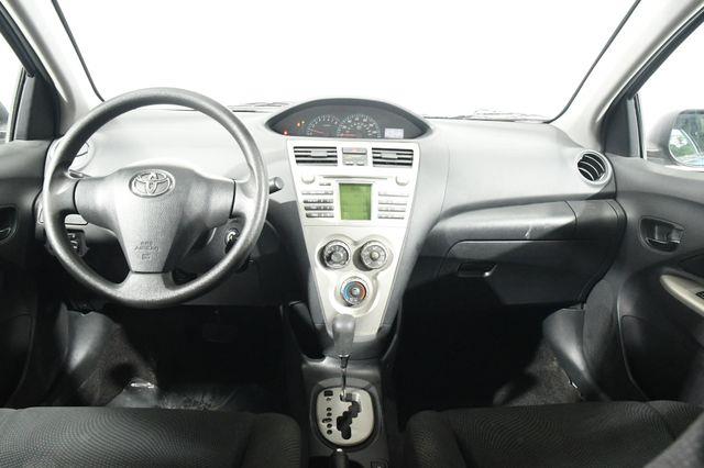 2010 Toyota Yaris photo