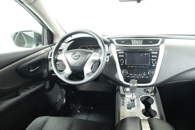 The 2016 Nissan Murano SV