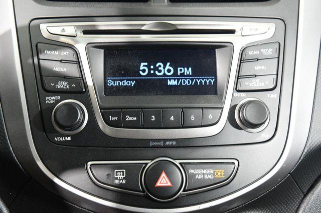2015 Hyundai Accent 5-Door GS photo