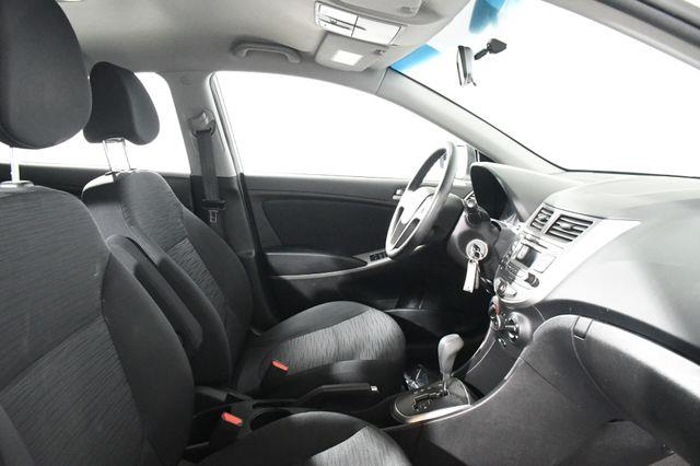 2015 Hyundai Accent 5-Door GS photo