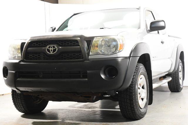 The 2011 Toyota Tacoma V6 photos