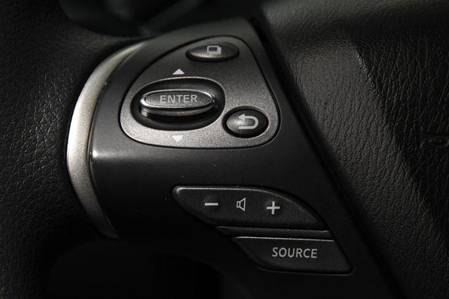 2016 Nissan Pathfinder S photo