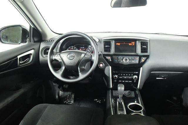 2016 Nissan Pathfinder S photo