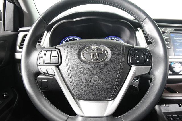 2016 Toyota Highlander XLE photo