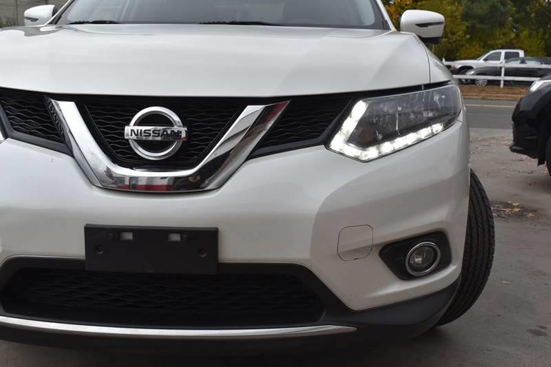 2016 Nissan Rogue SV AWD 4dr Crossover photo