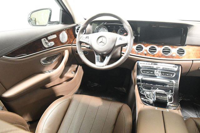 2017 Mercedes-Benz E 300 Luxury w/ Nav/ Blind Spot/ Saf photo