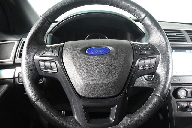 2017 Ford Explorer XLT photo