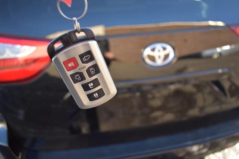 2016 Toyota Sienna XLE 7 Passenger Auto Access Se photo