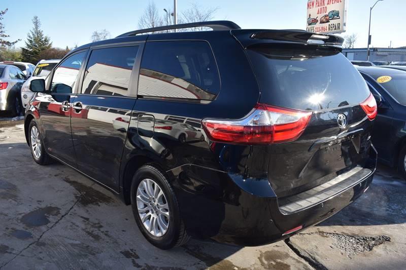 2016 Toyota Sienna XLE 7 Passenger Auto Access Se photo