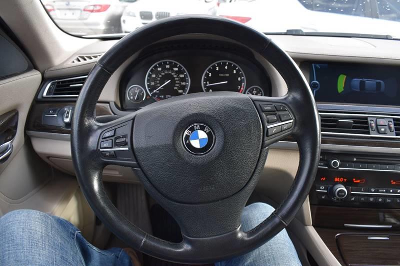 2009 BMW 7-Series 750i photo