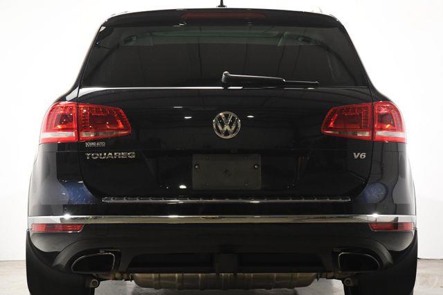 2016 Volkswagen Touareg Lux w/ Nav/ Blind Spot/ Safety photo