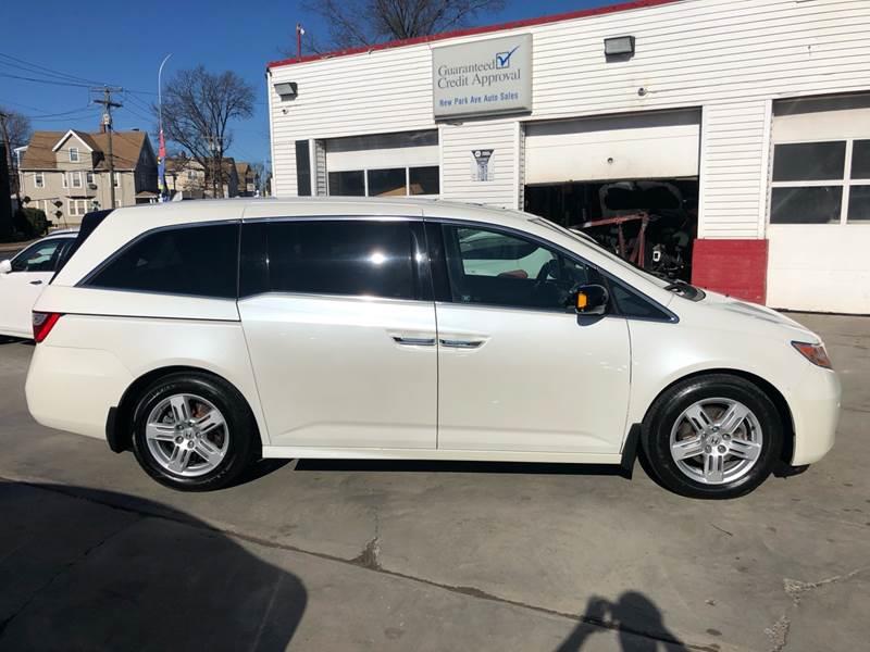 2012 Honda Odyssey Touring photo