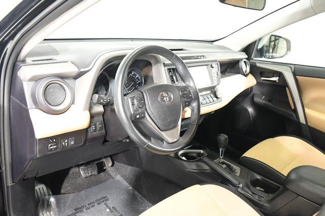 2017 Toyota RAV4 XLE photo