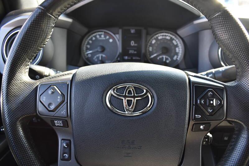 2016 Toyota Tacoma TRD Sport 4x4 4dr Double Cab 6 photo