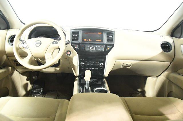 2014 Nissan Pathfinder S photo