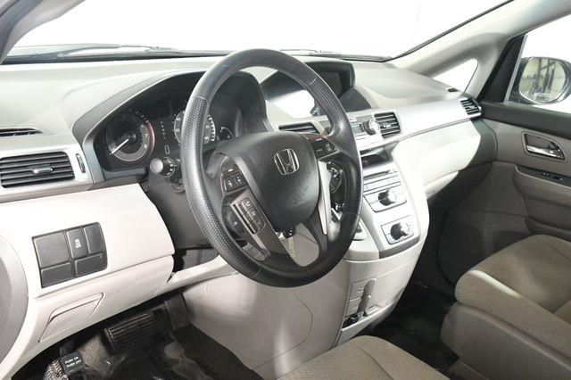 2016 Honda Odyssey LX photo