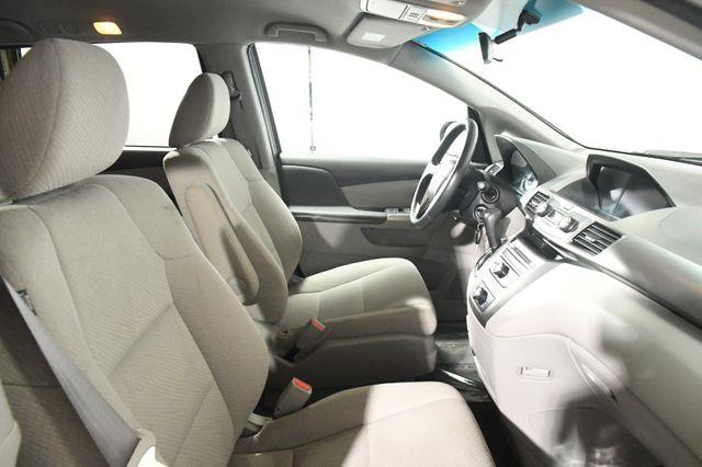 2016 Honda Odyssey LX photo