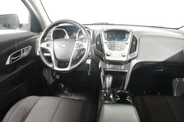 2017 Chevrolet Equinox LT w/ Heated Seats photo