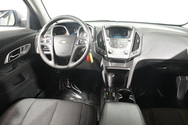 2017 Chevrolet Equinox LS photo