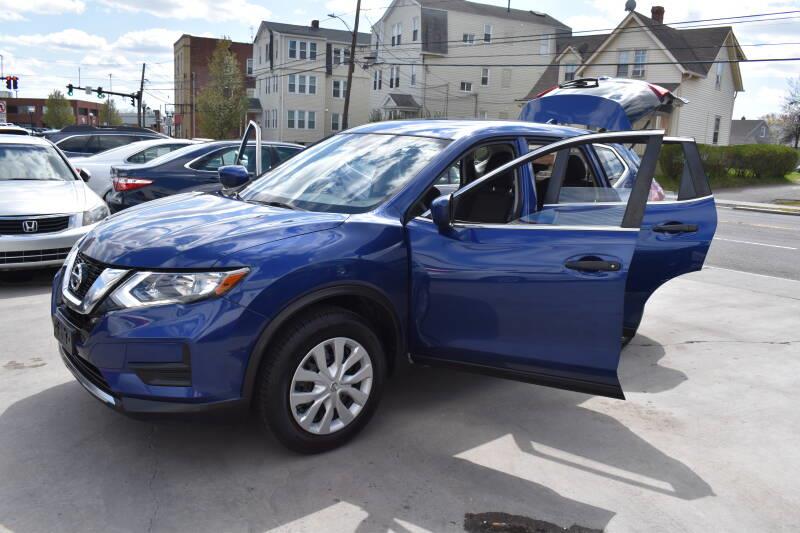 2017 Nissan Rogue S AWD 4dr Crossover (midyear r photo