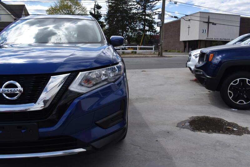 2017 Nissan Rogue S AWD 4dr Crossover (midyear r photo