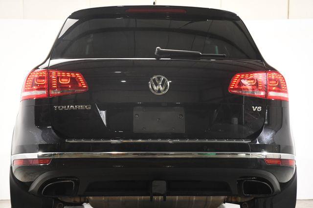 2017 Volkswagen Touareg Wolfsburg Edition Blind Spot/  photo