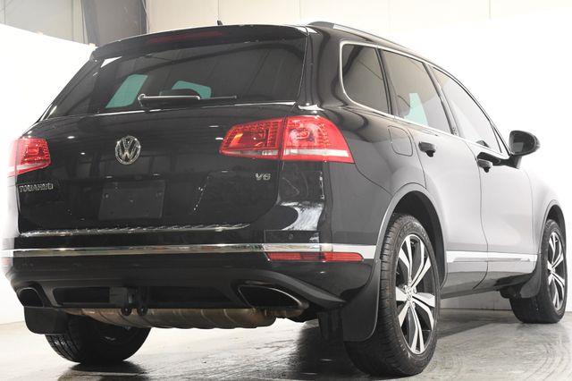 2017 Volkswagen Touareg Wolfsburg Edition Blind Spot/  photo