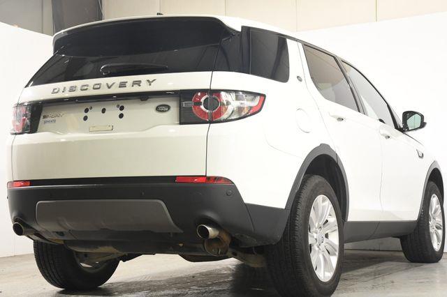2017 Land Rover Discovery Sport SE photo