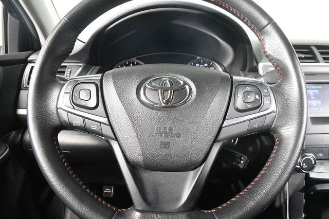 2017 Toyota Camry SE photo