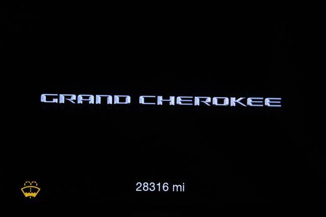 2017 Jeep Grand Cherokee Limited w/ Blind Spot/ Nav/ Su photo