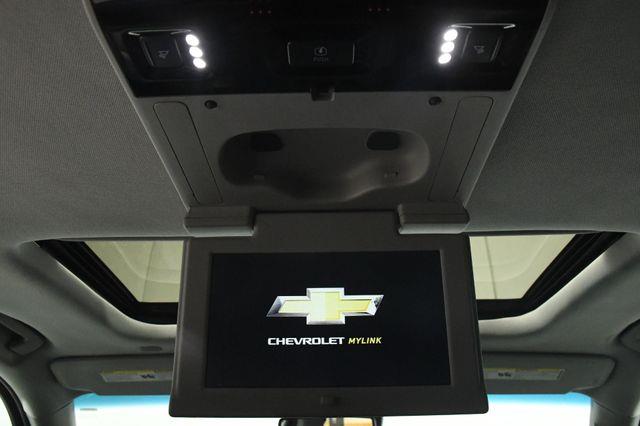 2019 Chevrolet Suburban LT w/ DvD/ Nav/ Safety Tech photo
