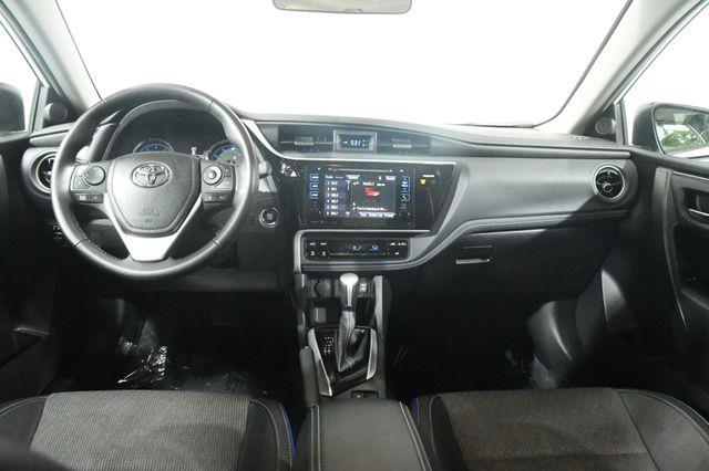 2017 Toyota Corolla SE photo