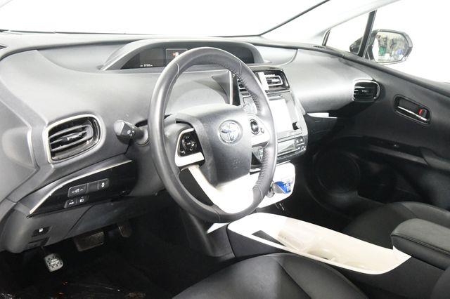 2016 Toyota Prius Four Touring w/ Leather / Nav/ photo