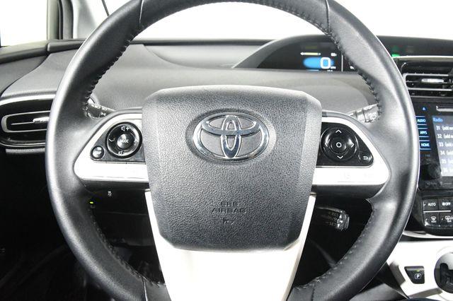 2016 Toyota Prius Four Touring w/ Leather / Nav/ photo