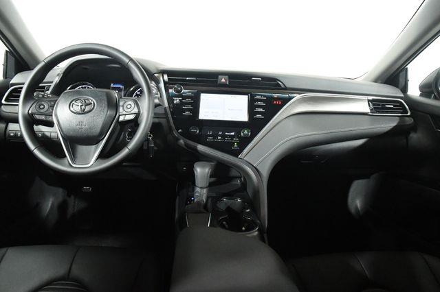 2018 Toyota Camry SE photo