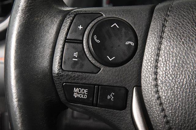 2017 Toyota RAV4 SE w/ Blind Spot/ Safety Tech photo