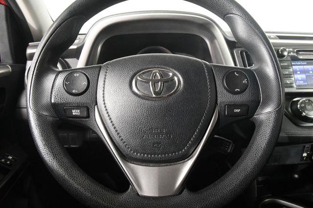 2016 Toyota RAV4 LE photo