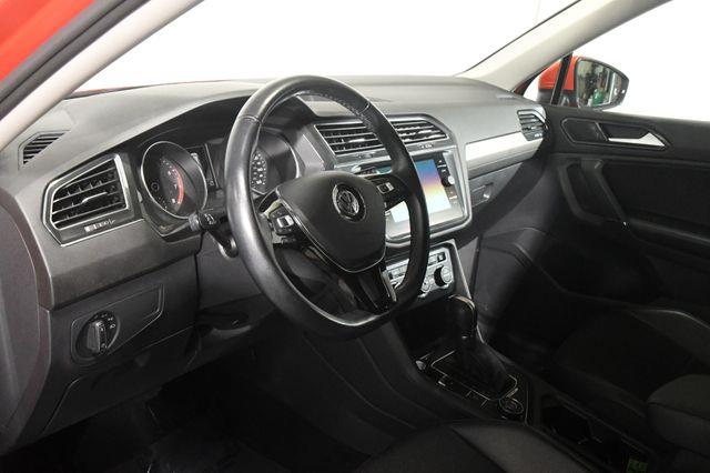 2018 Volkswagen Tiguan SE w/ Safety Tech photo