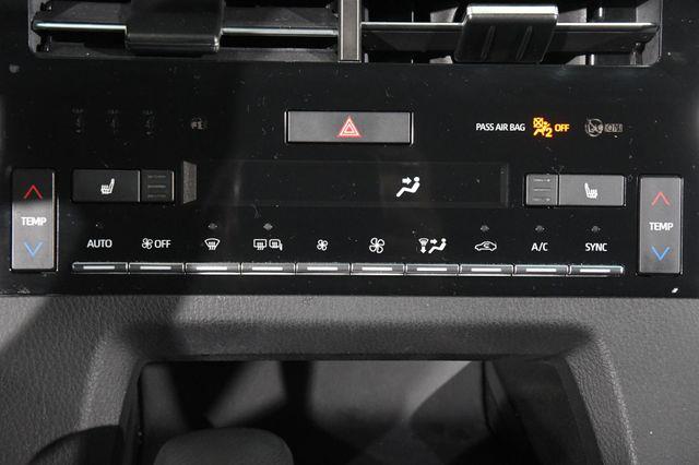 2019 Toyota Avalon XLE w/ Nav/ Blind Spot/ Safety photo