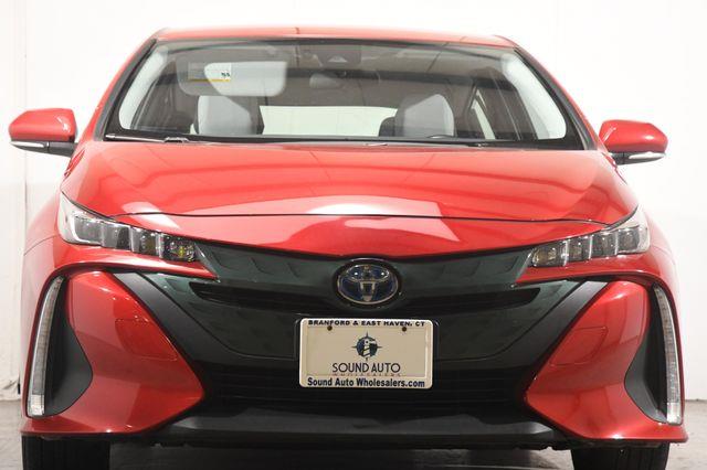 2017 Toyota Prius Prime Premium w/ Nav/ Safety Tech photo