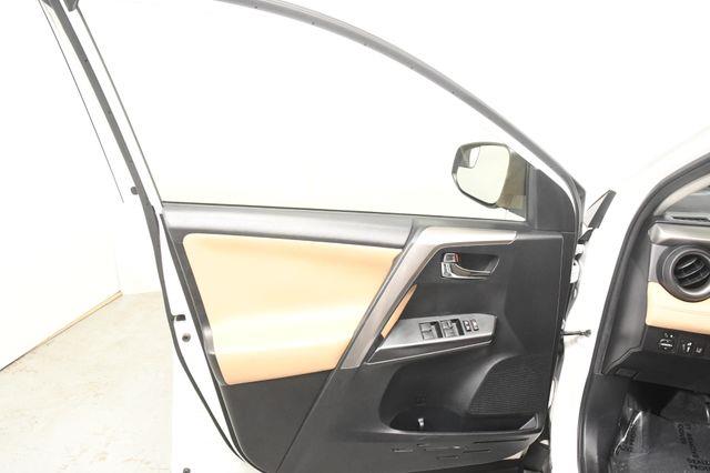 2017 Toyota RAV4 Hybrid XLE photo