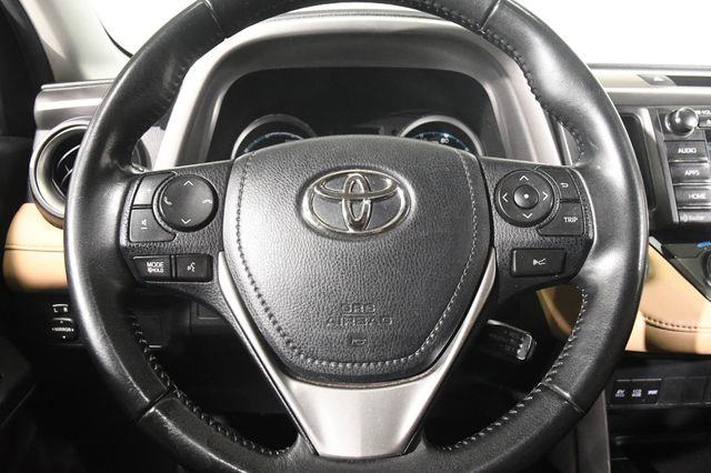 2017 Toyota RAV4 Hybrid XLE photo