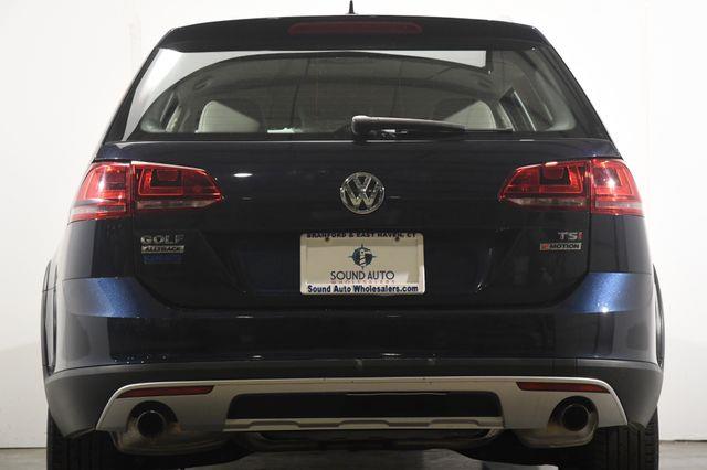 2017 Volkswagen Golf Alltrack SE photo
