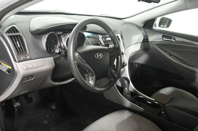 2012 Hyundai Sonata Hybrid photo