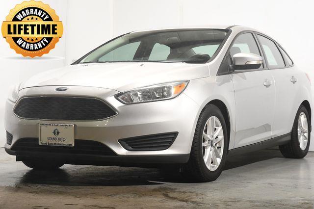 2016 Ford Focus SE w/ Heated Seats